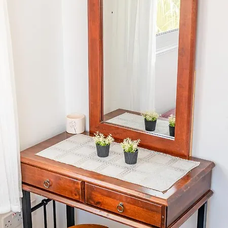 Sunnyside Mandali By Ezoria Willa Protaras